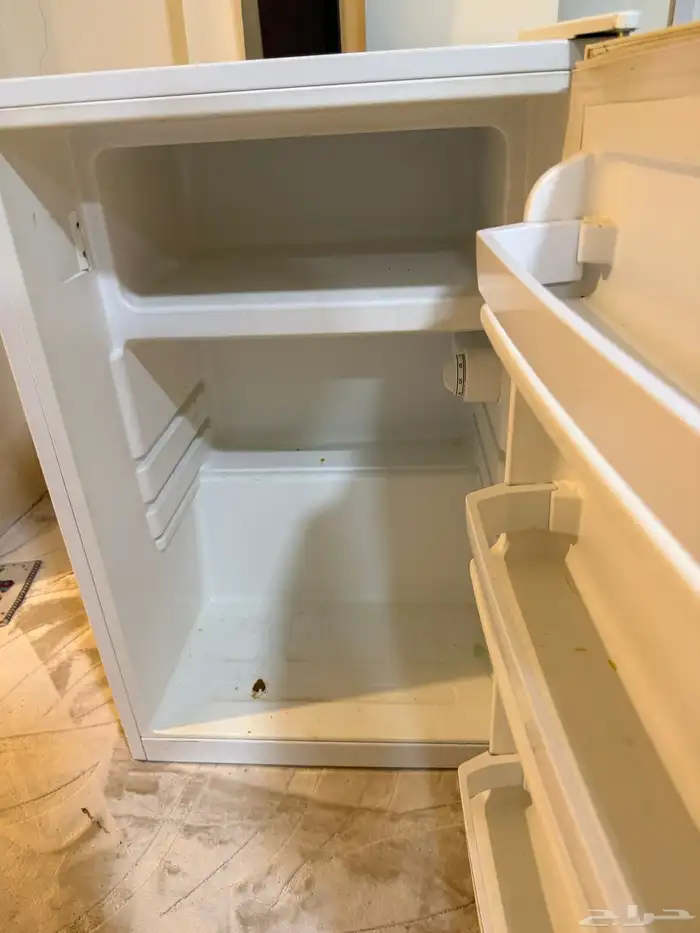 للبيع ثلاجه و مكيف سبيلت بارد فقط 0