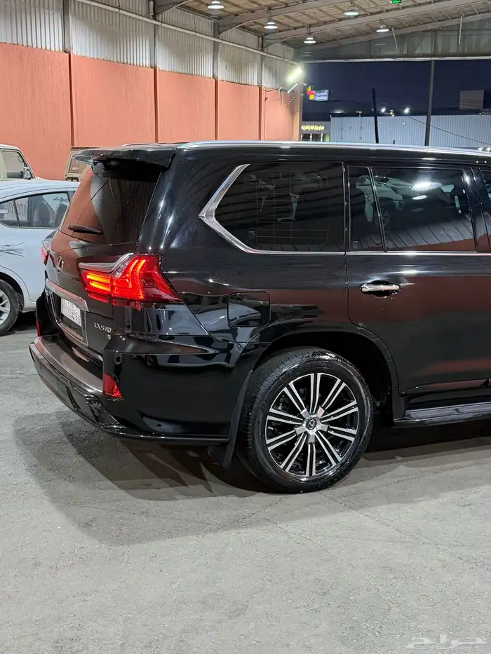 لكزس 2021 LX570 سبورت سعودي 11