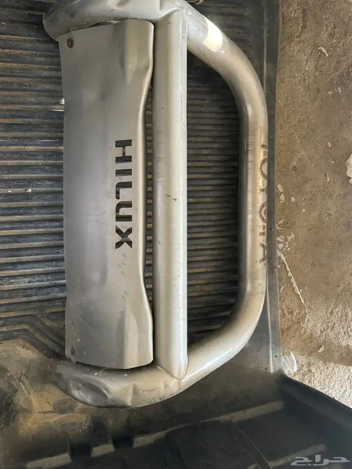 جناح  ودعامه وفرشه هايلوكس البيع 2