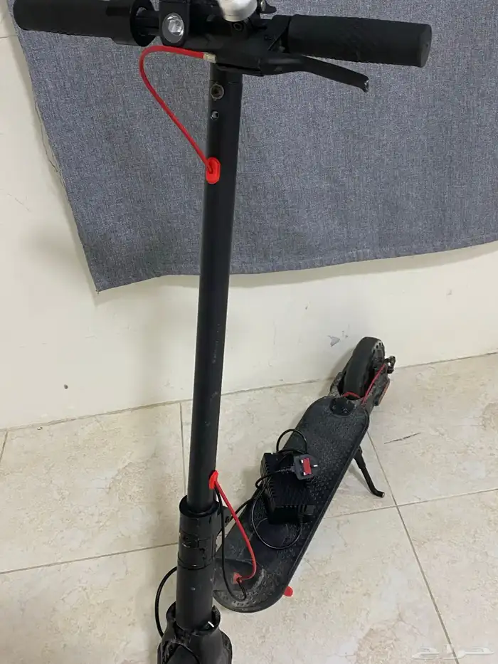 سكوتر نضيف للبيع وقافي سرعته 25 2