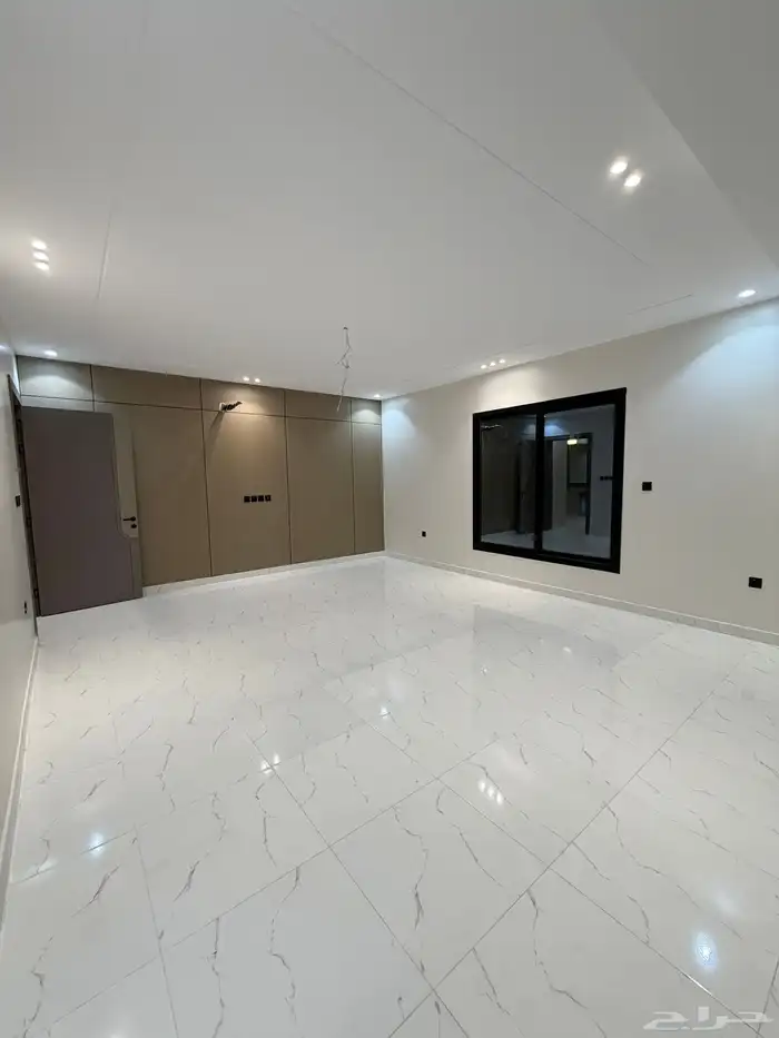 فيلا للبيع حي البشائر مساحة 450م 8غرف 2مجلس- مقلط 3