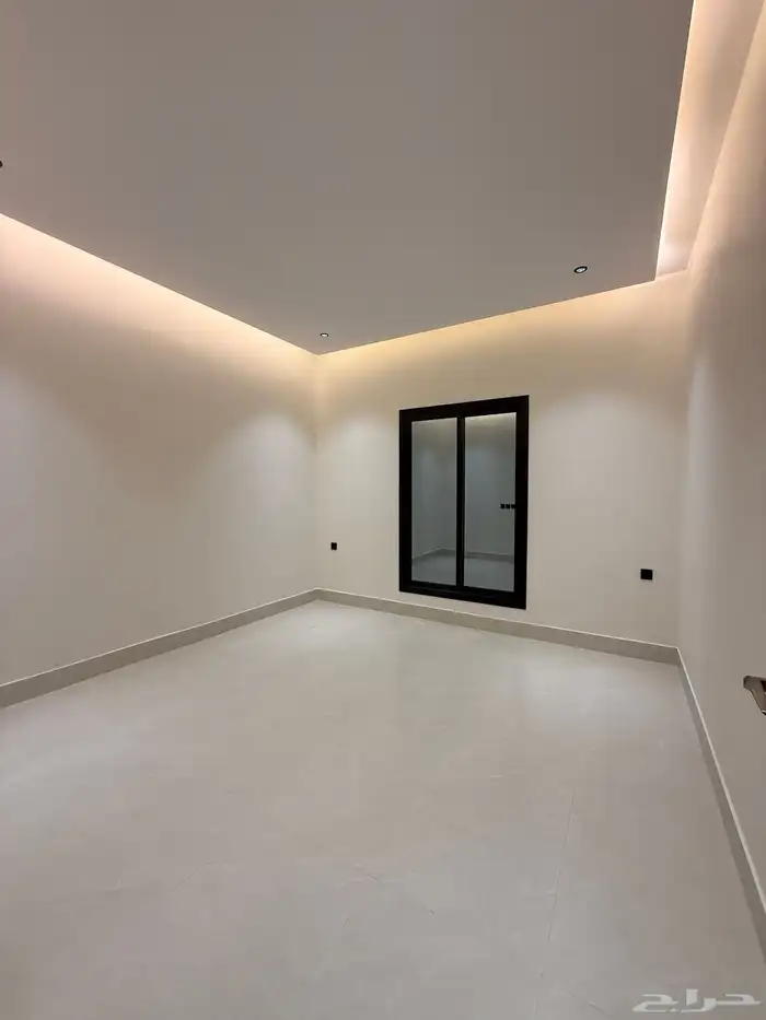 للبيع شقق علويه بملحق وشقق ارضيه بمداخل مستقل حي الحسام 12