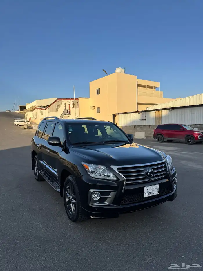 لكزس 2015 اسود عداد قليل 4