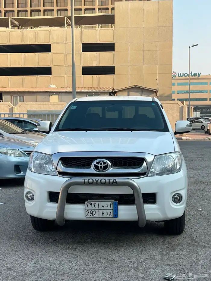 تويوتا هايلوكس GLX موديل 2010 بنزين قمة النظافه 1