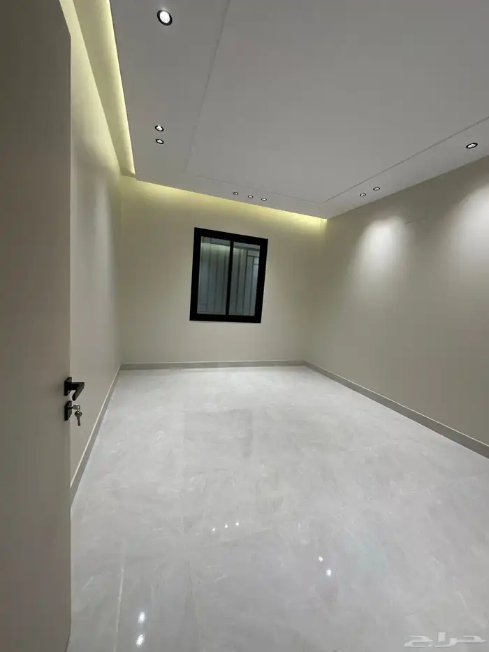 للبيع ادوار مع مساحات كبيرة بمداخل مستقلة المحالة - ابها 11