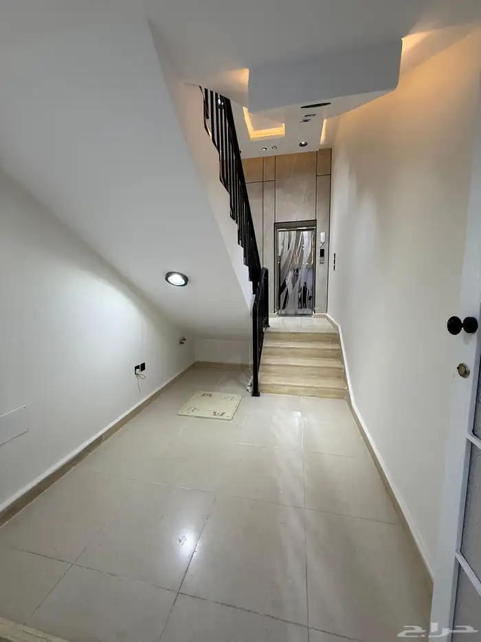 للبيع شقق ارضيه ببايكة سيارة وشقق علويه بمصعد ف حي الموسي 24