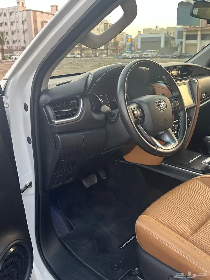 فورشنر 6 سلندر دبل (VX) 2023 ( بحالة الوكالة ) 31