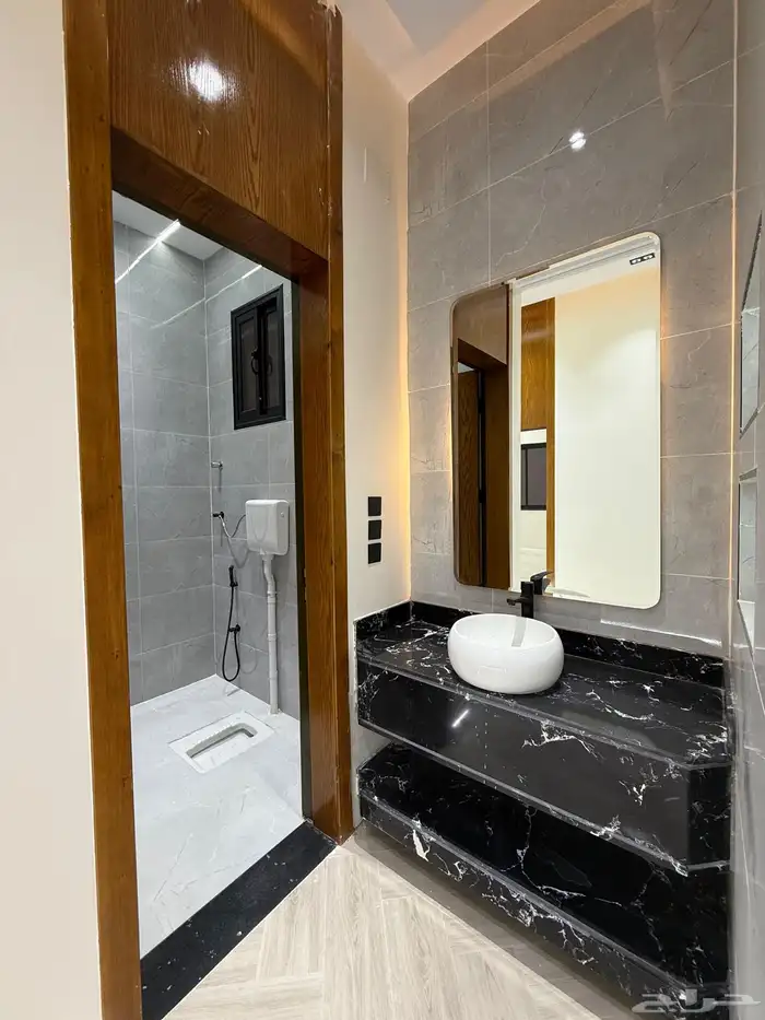 للبيع شقق ارضيه ببايكة سيارة وشقق علويه بمصعد ف حي الموسي 15