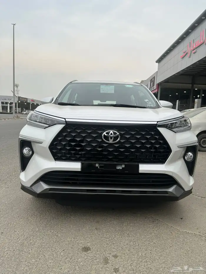 تويوتا فيلوز 4 سلندر موديل 2025 متوفر جميع الالوان 1