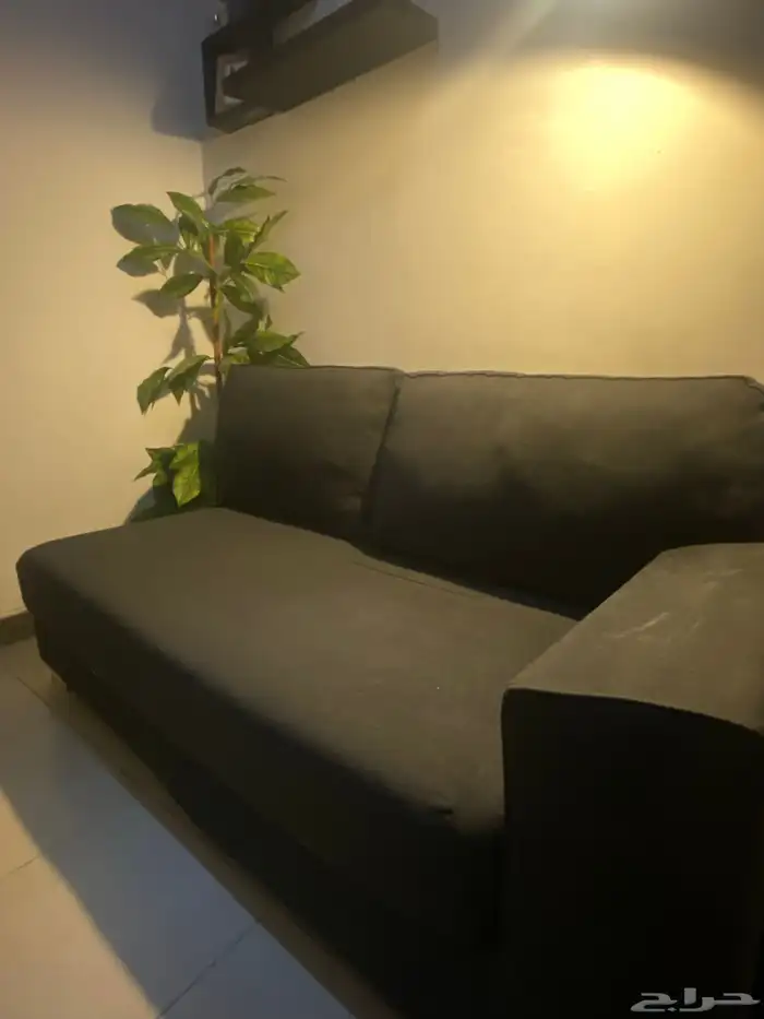 كنب اسود قطعة وحدة تنفع لصالة صغيرة 0