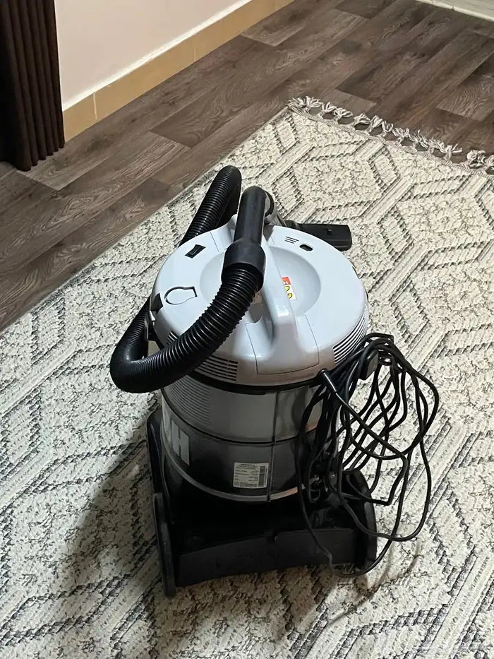 مكنسة الكهربائية 0