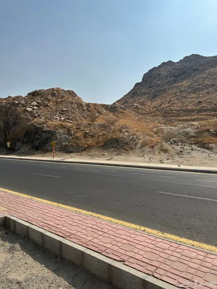 للايجار قطعتين تجارية بمساحة 3888 3