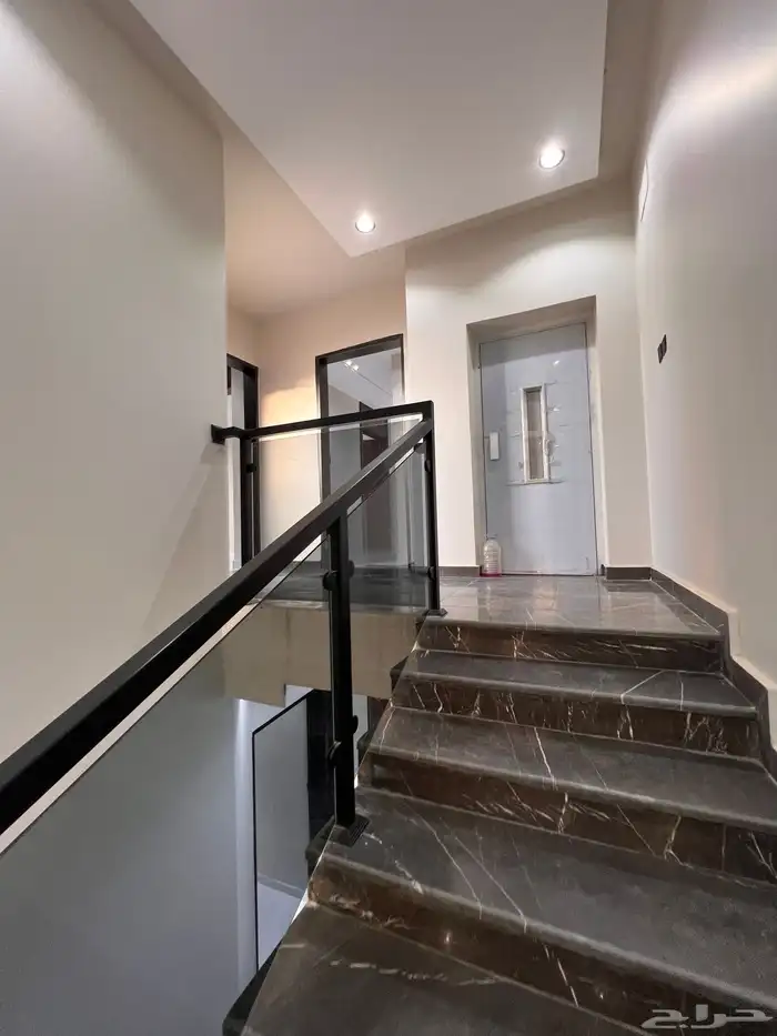 ادوار ارضيه وارواف علويه بالمحالة ابها قرب استاد المحالة 47