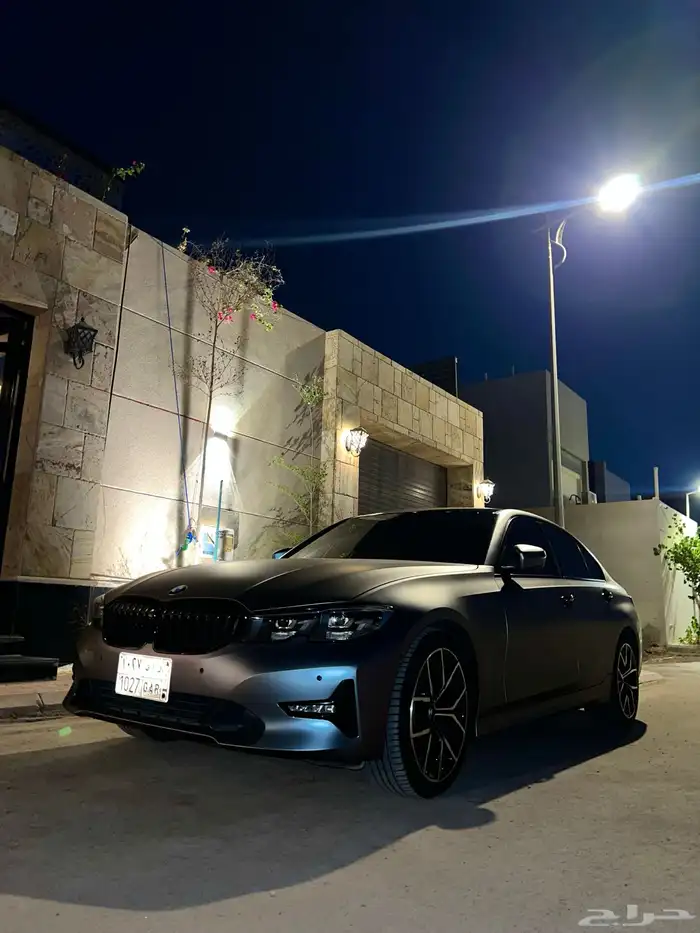 للبيع bmw 320 2022 مخزن 5