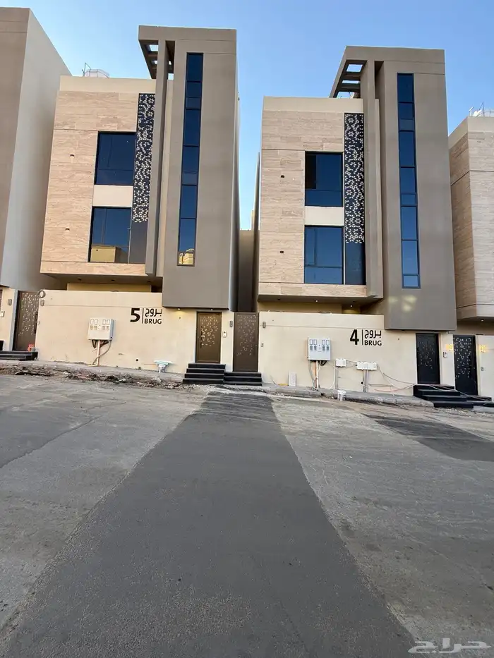 للبيع شقق علويه بملحق وشقق ارضيه بمداخل مستقل حي الحسام 1