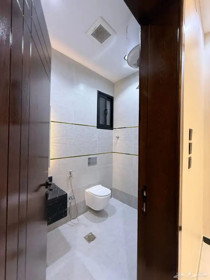 للبيع شقه دور ارضى بحوش بموقع مكتمل الخدمات بحى الموسى 23