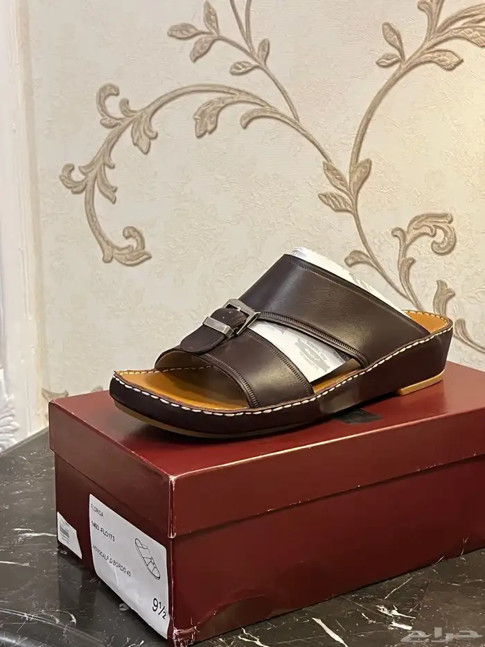 نعل تميمه ايطاليه اسود وعنابي غامق سعر الحبه 800ريال 1