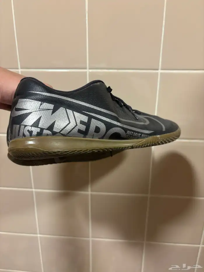 جزمة NIKE حقت كورة مقاس 44 43 0