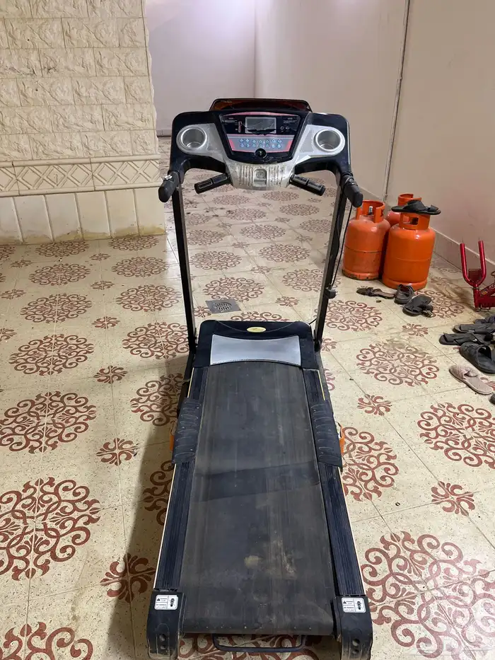 سير كهربائي شغال بس يطلع منه ريحه غريبه للبيع عل السوم 0