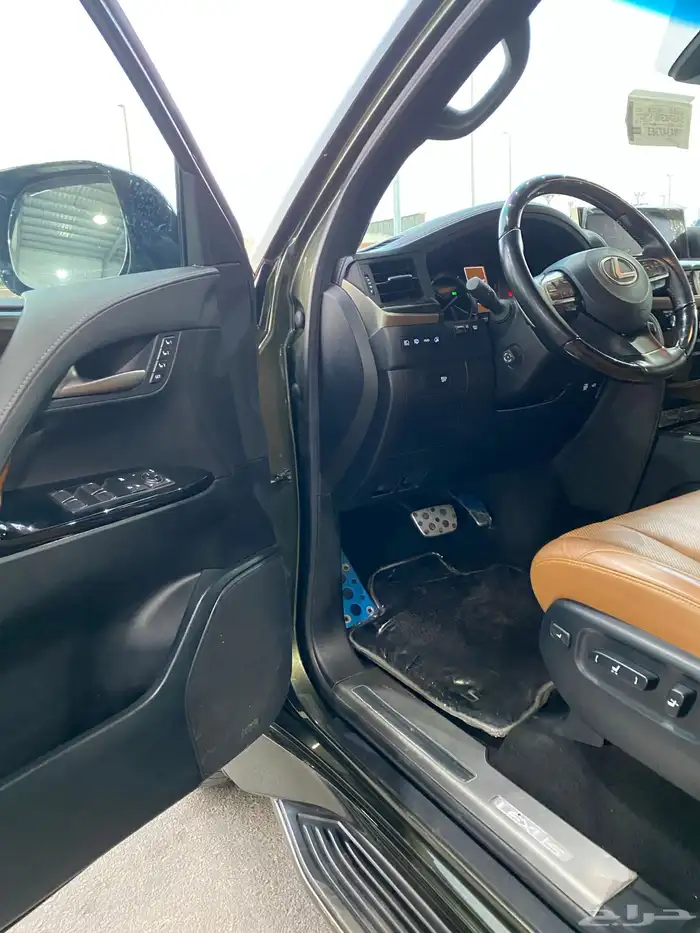 لكزس LX 570 2021 ممشى قليل 3