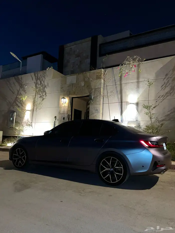 للبيع bmw 320 2022 مخزن 3