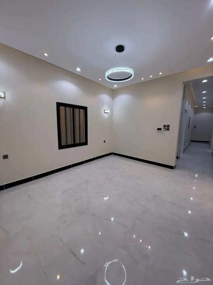 للبيع روف بملحق علوي بحوش حي الراقي خميس مشيط 780الف 12