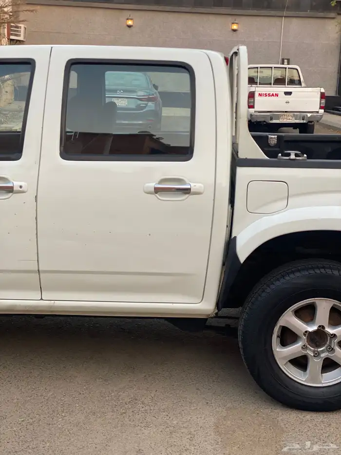 ايسوزو دي ماكس 2008 LS نظيف جدا 5