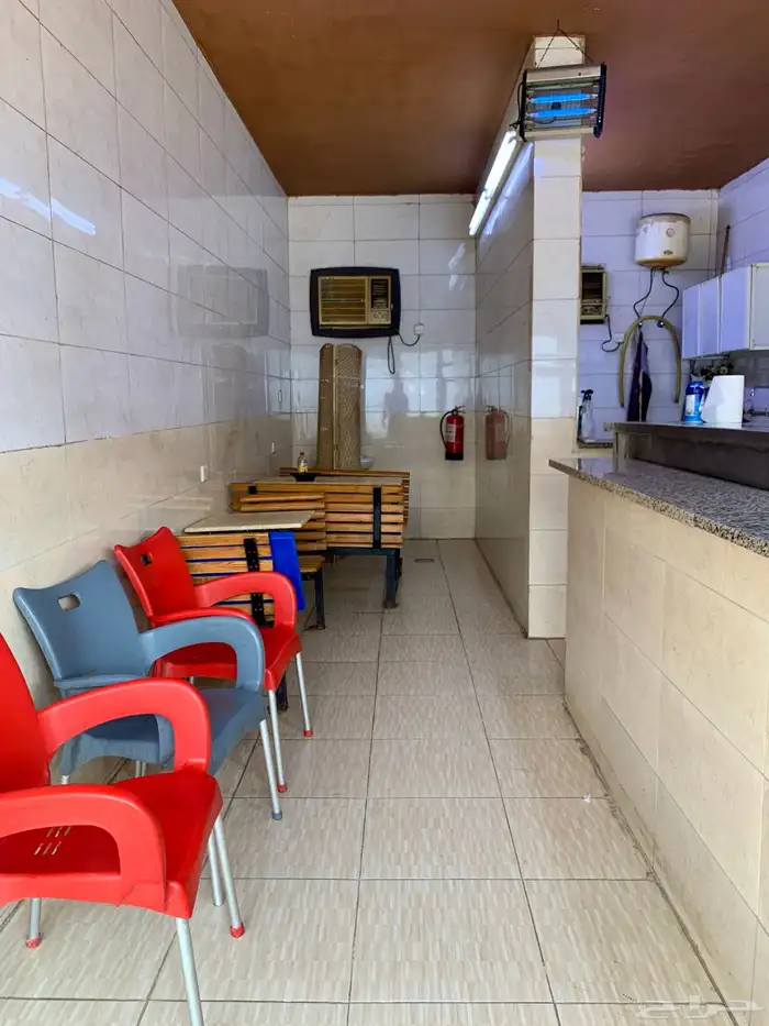 عندي محل للتقبيل 2