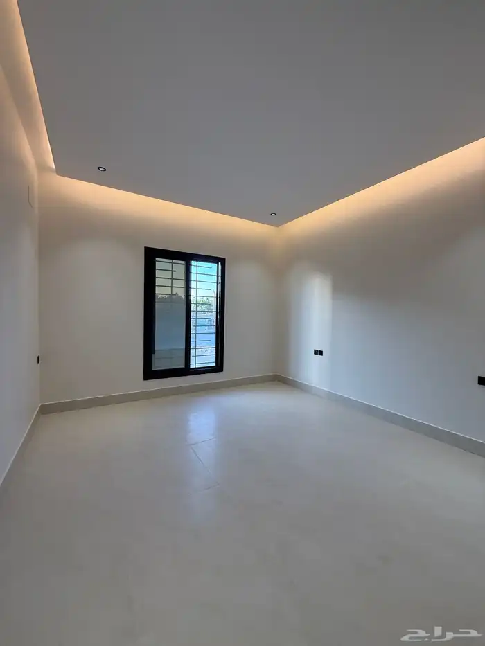 للبيع شقق علويه بملحق وشقق ارضيه بمداخل مستقل حي الحسام 30