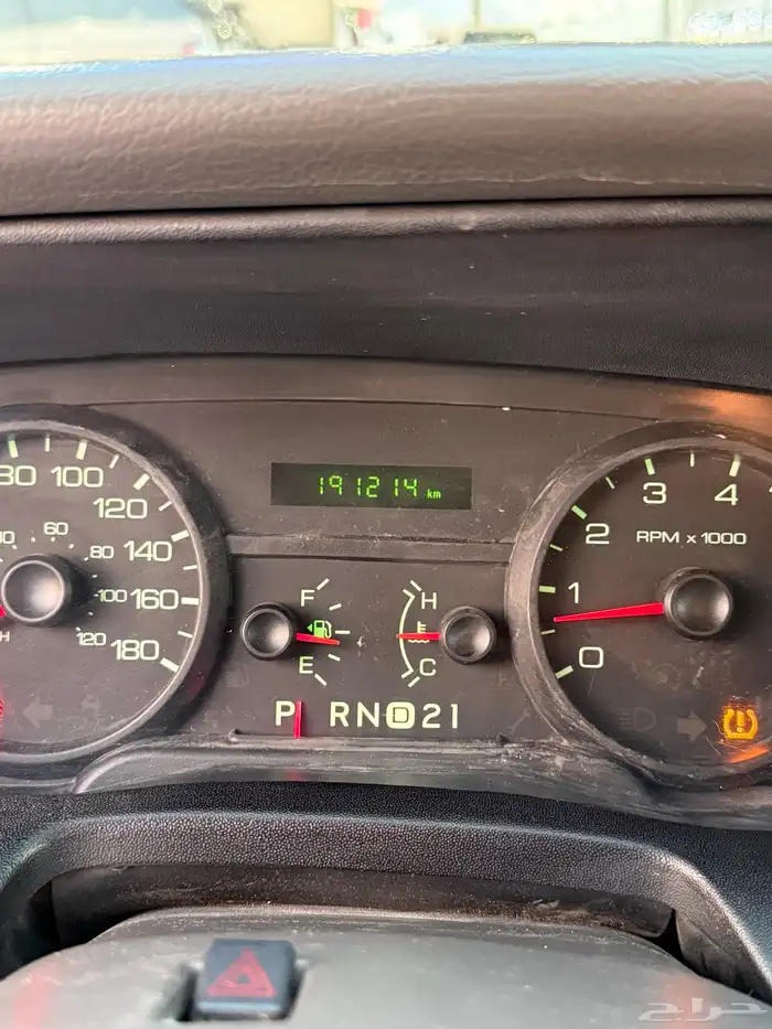 للبيع فورد فكتوريا 2011 نظيف شرط 27