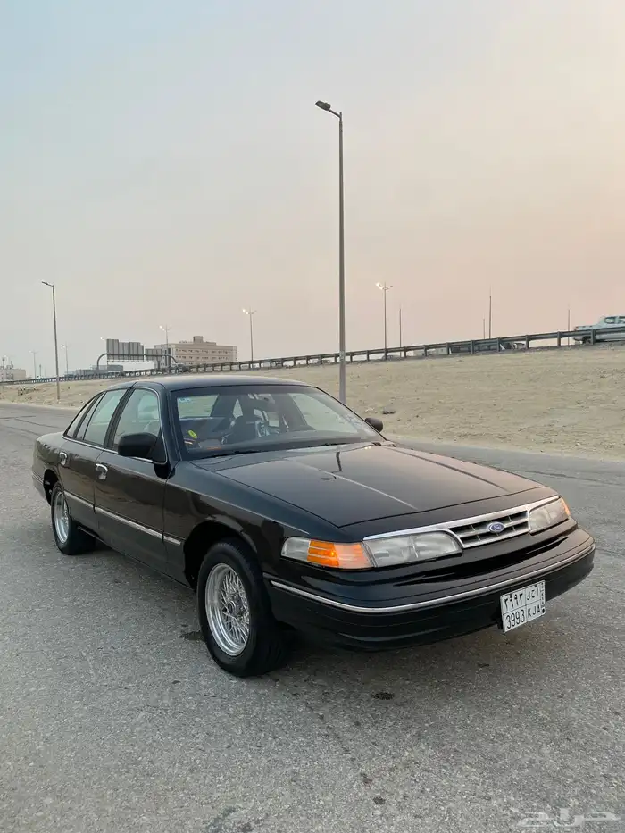 فورد فكتوريا 1