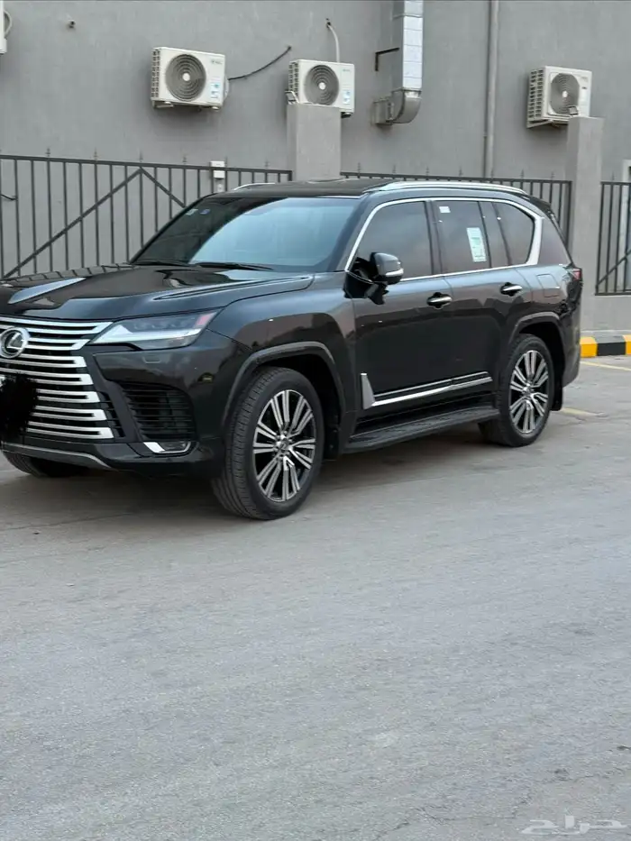 للبيع لكزس 2022 بي بي اسود سعودي 1