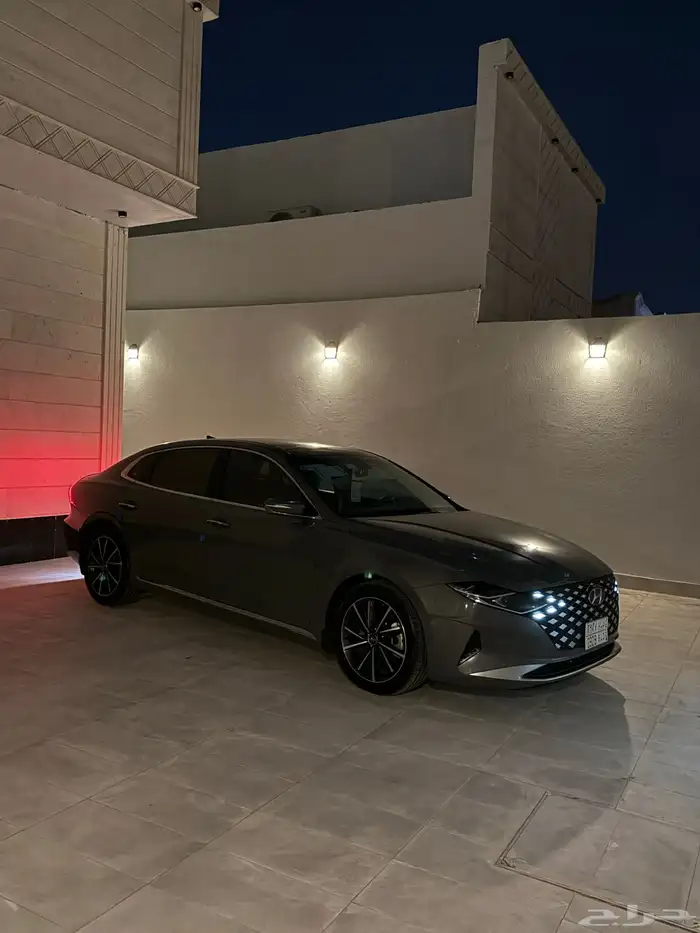 ازيرا 2021 سمارت 6 سلندر بنزين نظيفه جدا  ( الوكيل سعودي ) 4