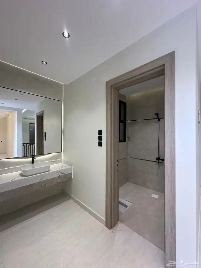 للبيع ارواف علويه جديده بحى النهضه احد رفيده 26