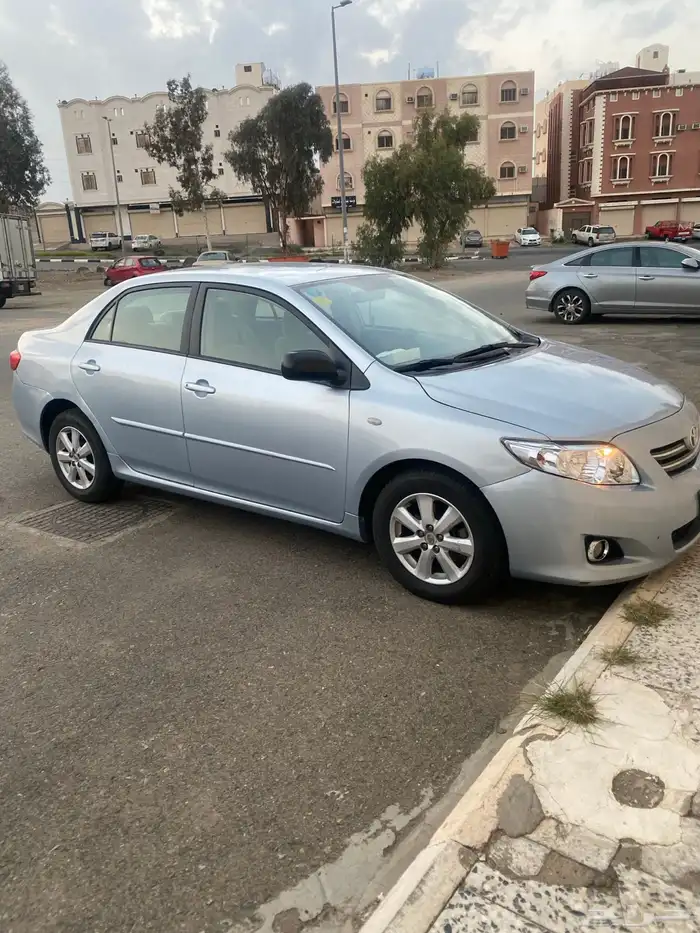 ( تم البيع )كورولا 2009 مخزن 72 الف كيلو قير عايدي 0