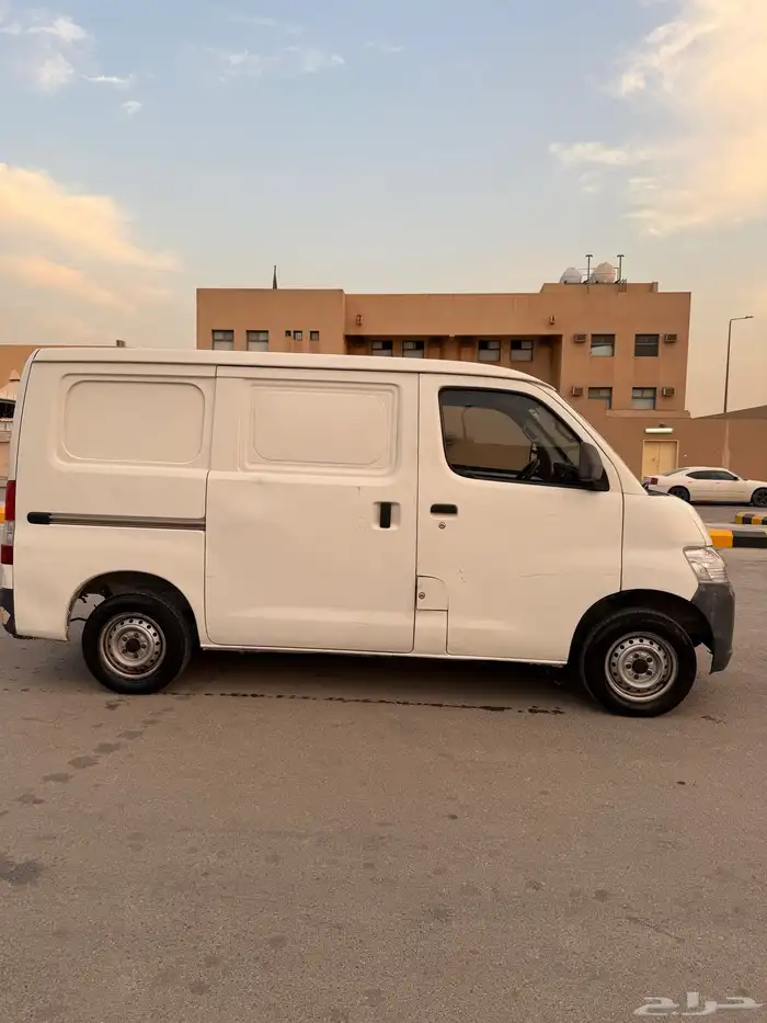 دباب ديهاتسو باص 8