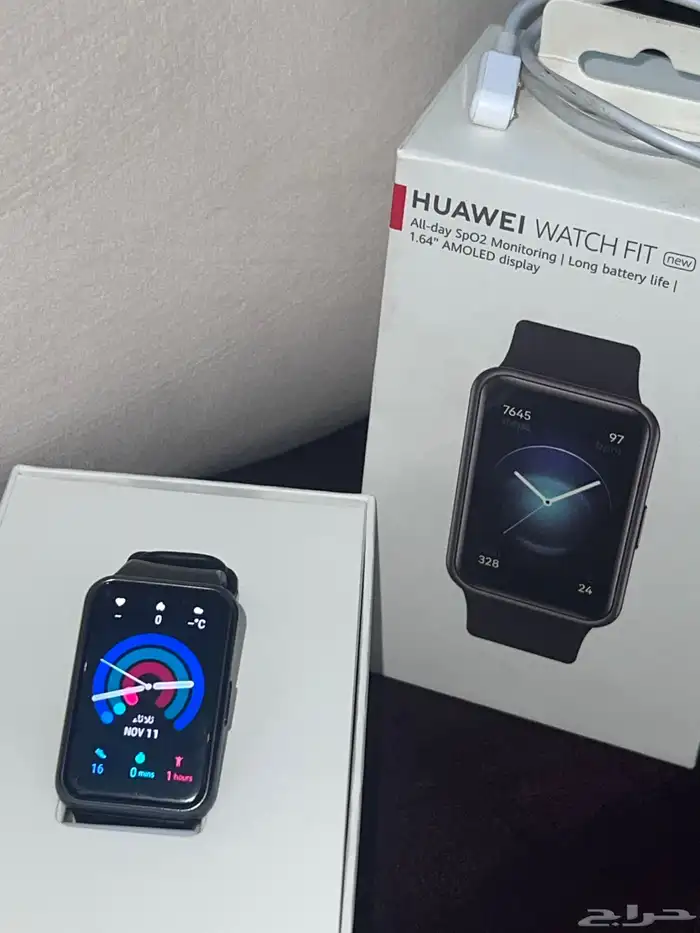 ساعة هواوي WATCH FIT مع الشاحن الخاص به 2