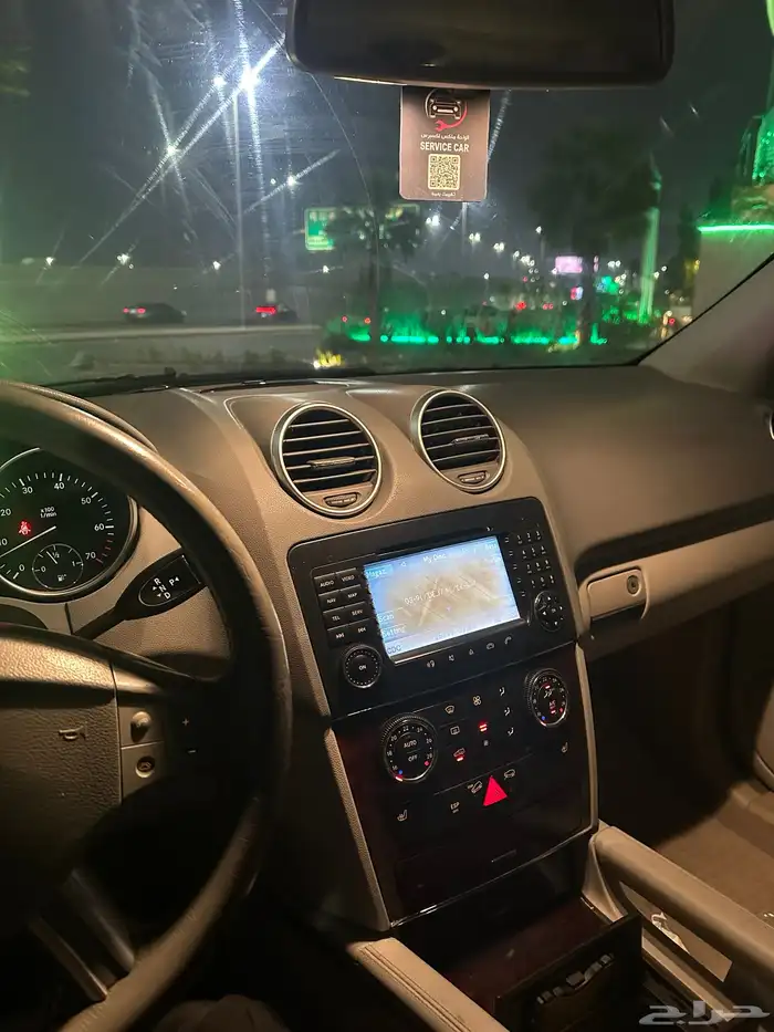 للبيع او البدل مرسديس ام ال قمة النظافه 350 0