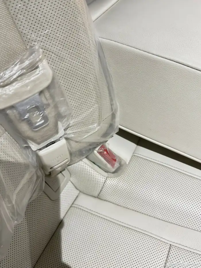 ازيرا 2021 سمارت 6 سلندر بنزين نظيفه جدا  ( الوكيل سعودي ) 10