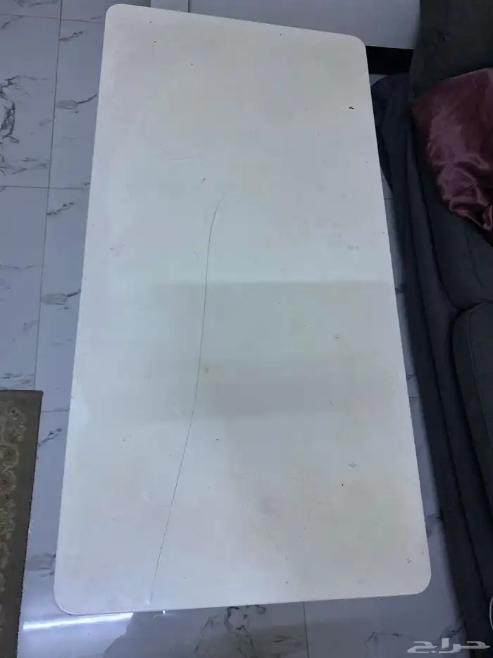 طاوله بيضاء خشبيه 2