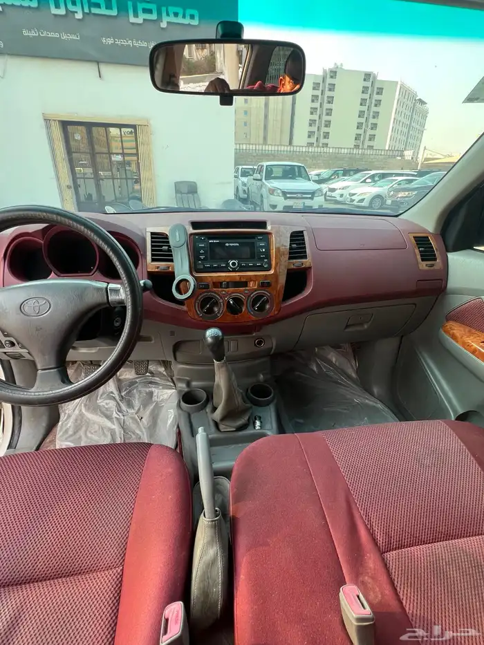 تويوتا هايلوكس GLX موديل 2010 بنزين قمة النظافه 15