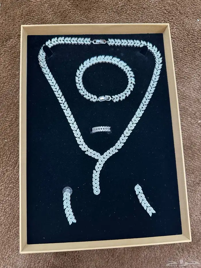 اكسسوارات طقم نسائي 0