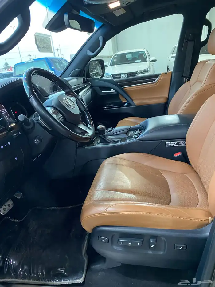 لكزس LX 570 2021 ممشى قليل 4