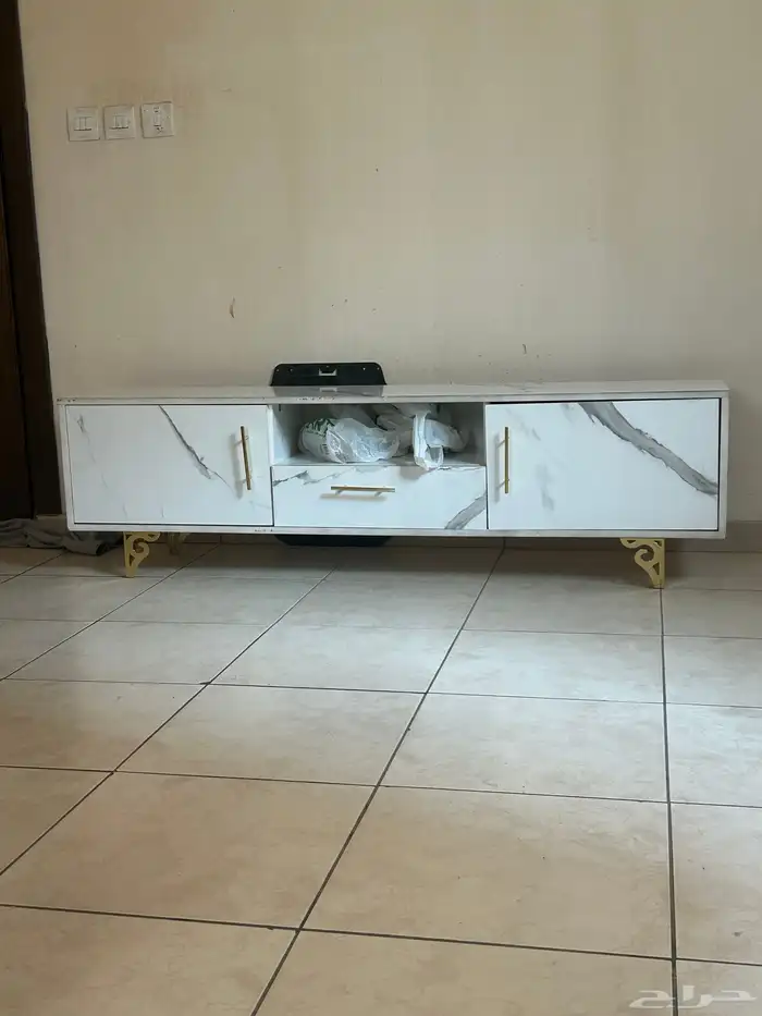 دولاب شاشه 1