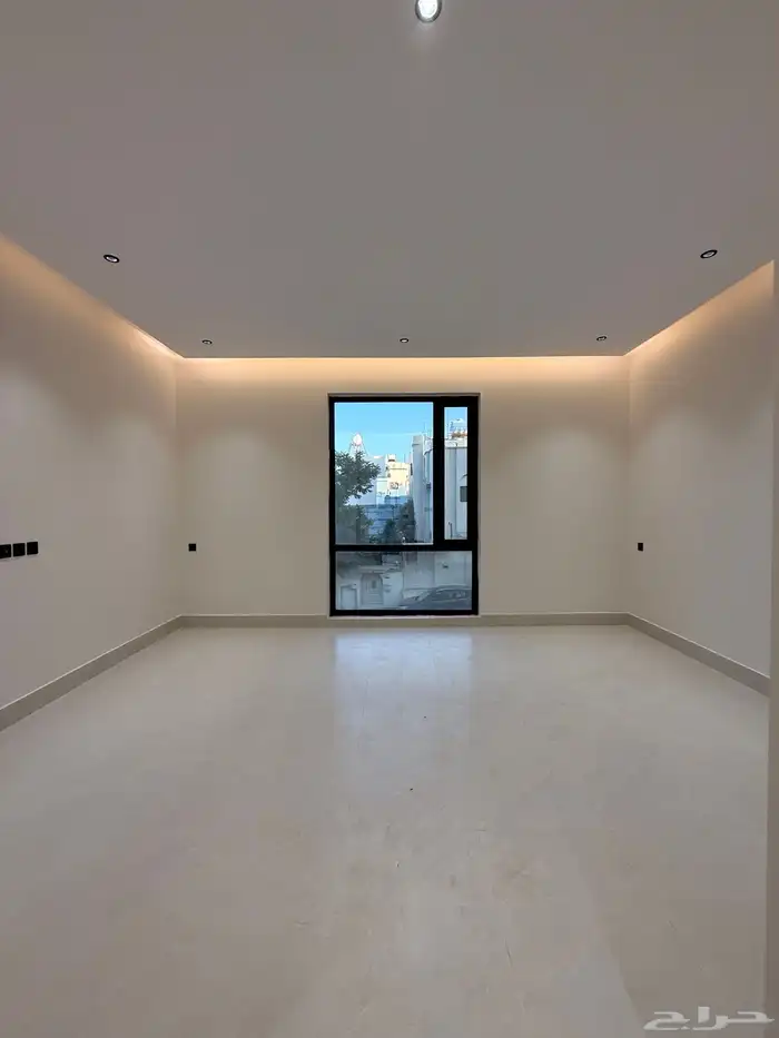 للبيع شقق علويه بملحق وشقق ارضيه بمداخل مستقل حي الحسام 4