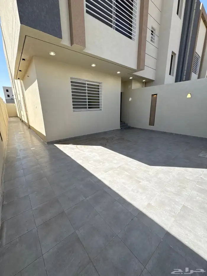 للبيع بالمحاله خلف حديقه المليون شقه دور أرضي بمدخل سياره 1