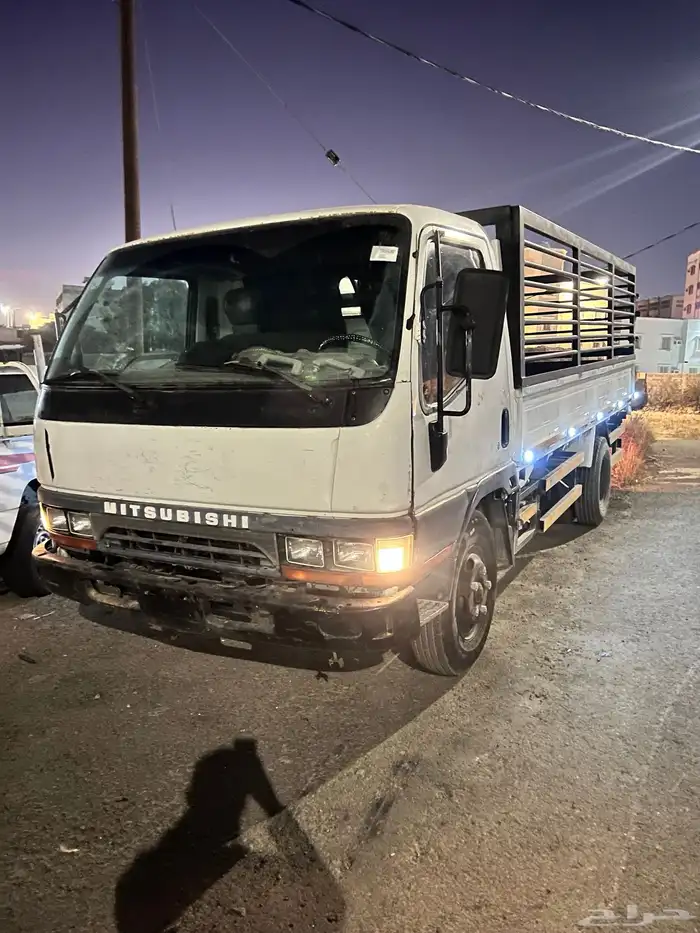 دينا ميتسوبيشي 2001 وسطحه ميتسوبيشي 2001 0