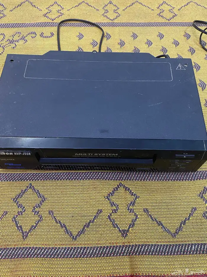 للبيع فديو ومشغل سي دي 0