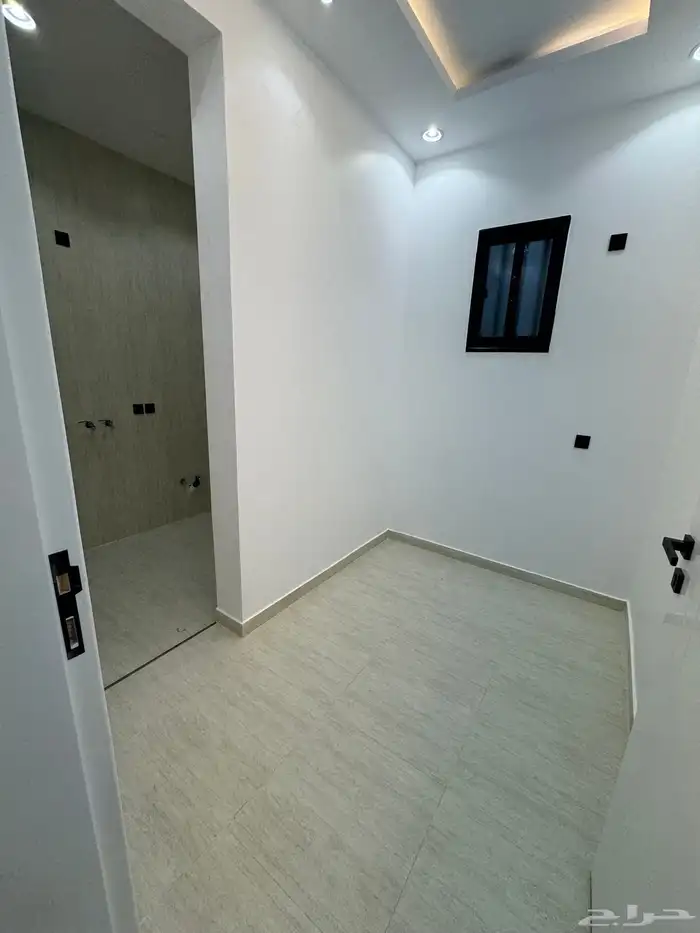 للبيع بأحد رفيده روف علوي دور ثاني مع ملحق مدخل مستقل 27