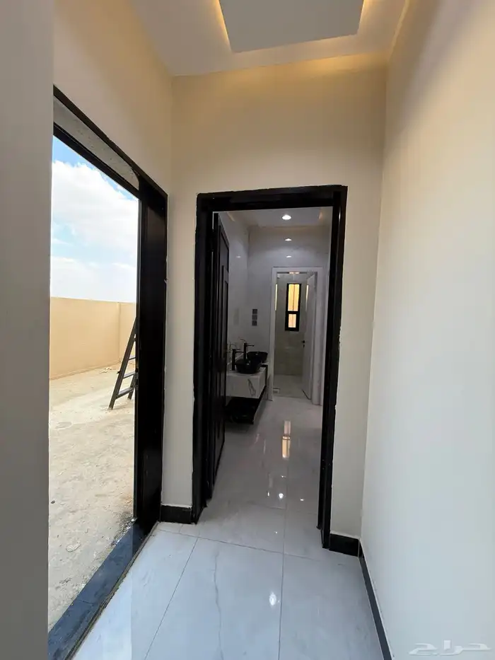 للبيع روف بملحق علوي بحوش حي الراقي خميس مشيط 780الف 17